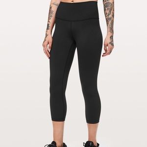 Lululemon Wunder Under Crops, sz 4 ⭐️